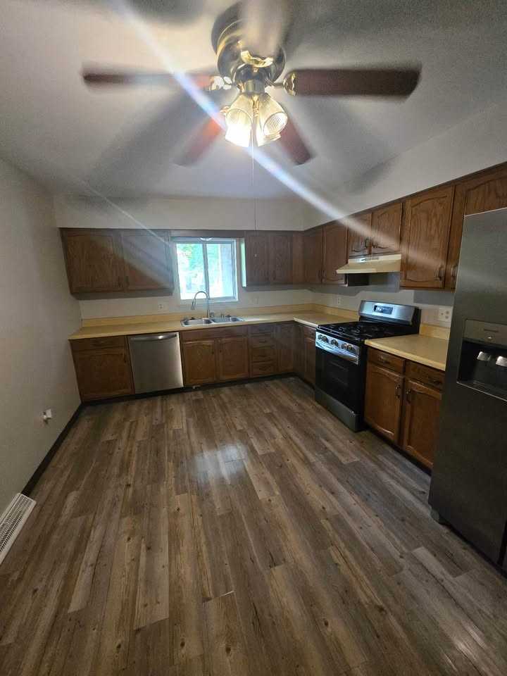 1525 Dilloway Dr - Photo 6 of 10