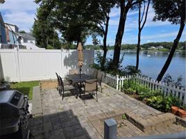 featured image of 103 Arnolds Neck Dr