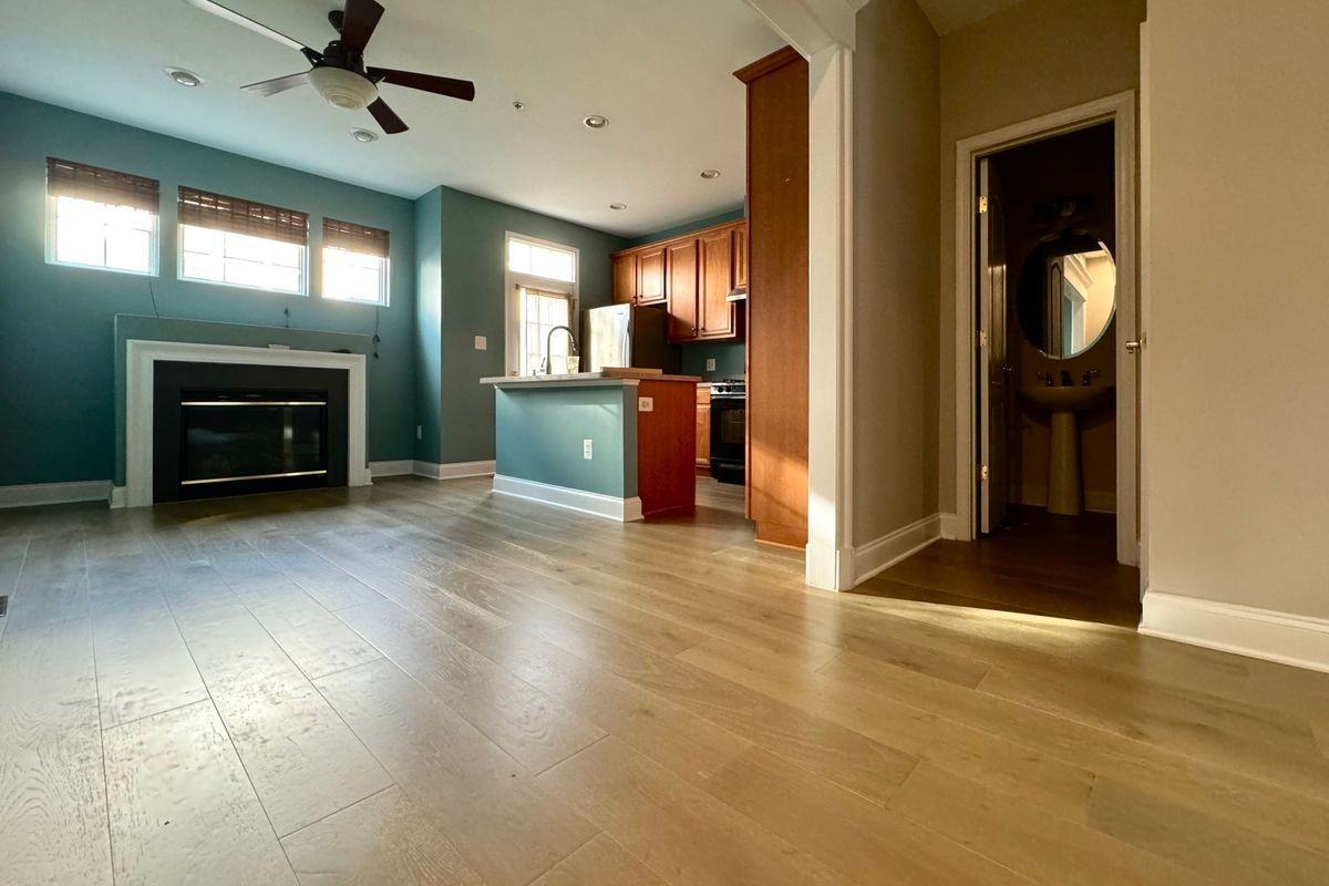 11807 Regents Park Dr - Photo 3 of 11