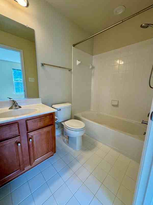 11807 Regents Park Dr - Photo 6 of 11