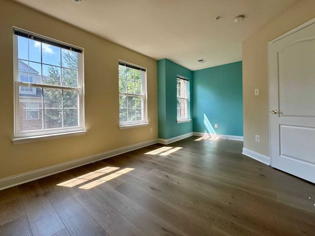 11807 Regents Park Dr - Photo 7 of 11
