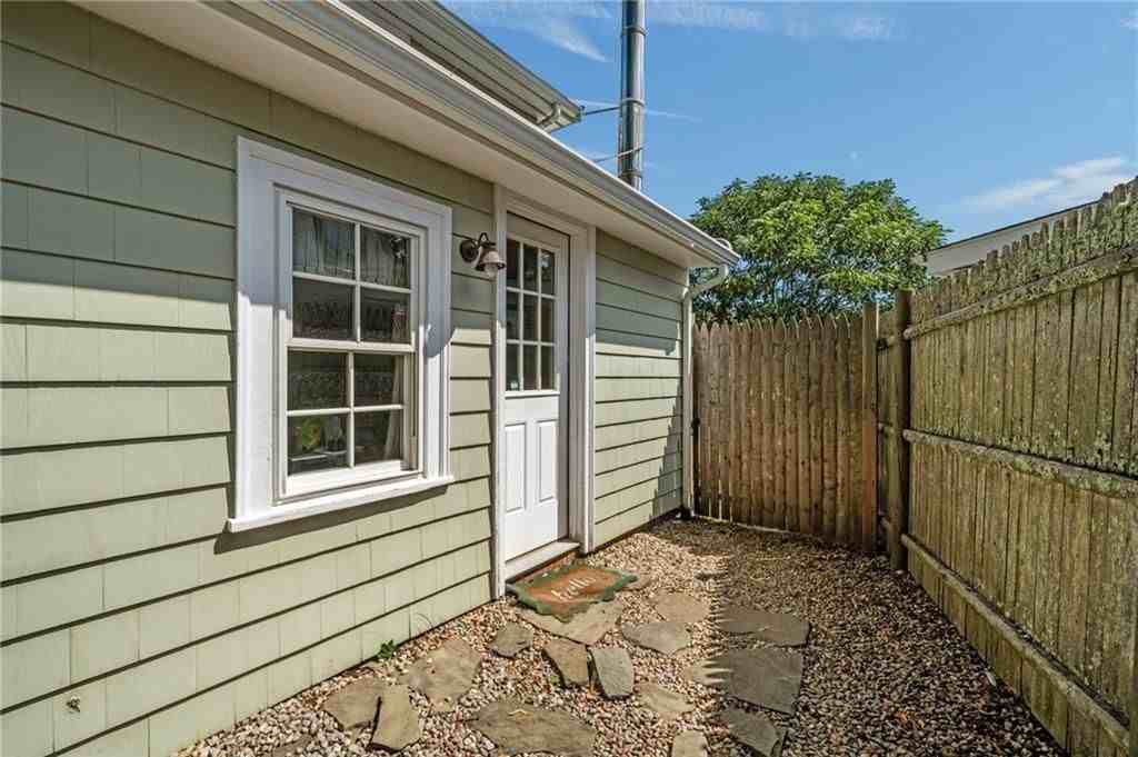 225 Waldron Ave - Photo 7 of 42
