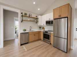 featured image of 184 Pond Rd ##A