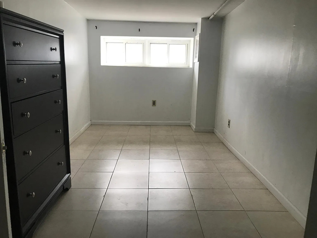 949 E Sanger St - Photo 2 of 5