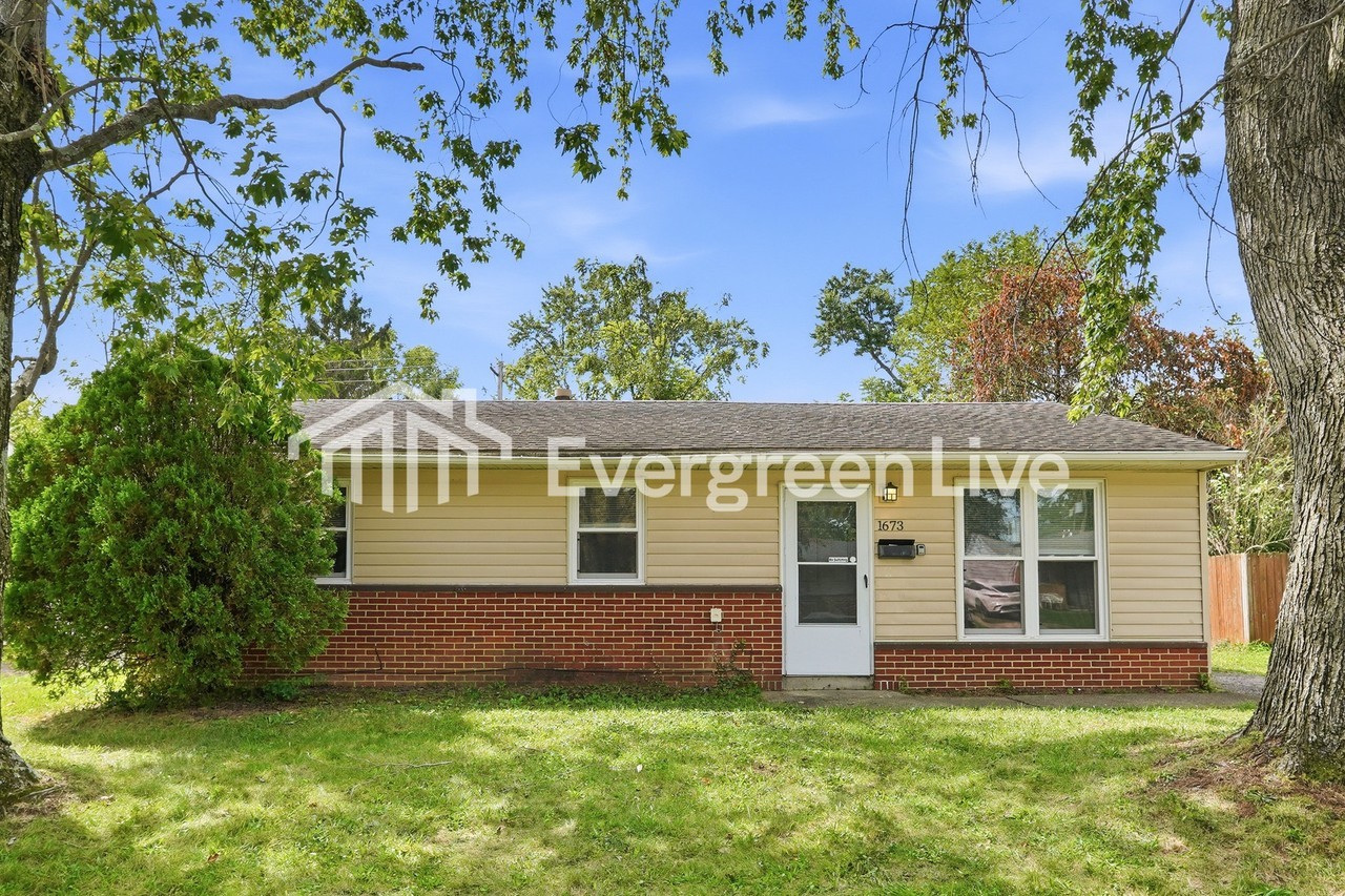 1673 Burlington Ave - Photo 2 of 15
