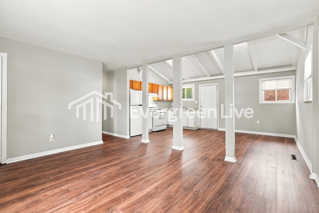 1673 Burlington Ave - Photo 3 of 15