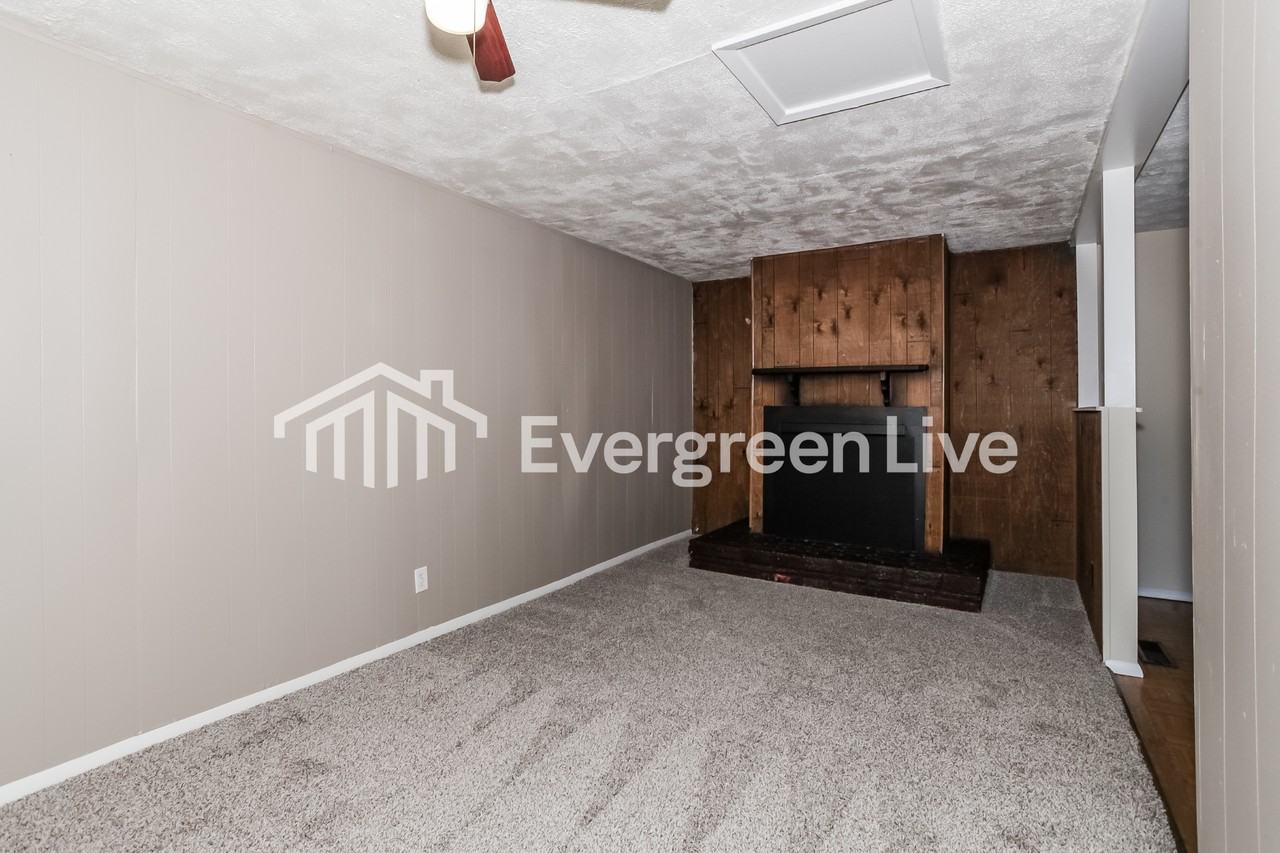 1953 Lotushill Dr - Photo 7 of 15
