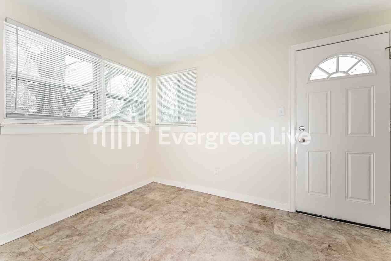 743 Southern Ave - Photo 6 of 15