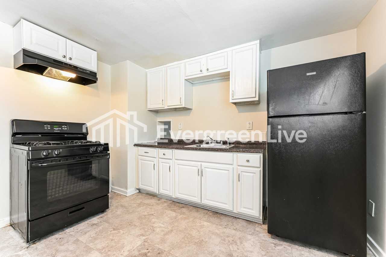 743 Southern Ave - Photo 7 of 15