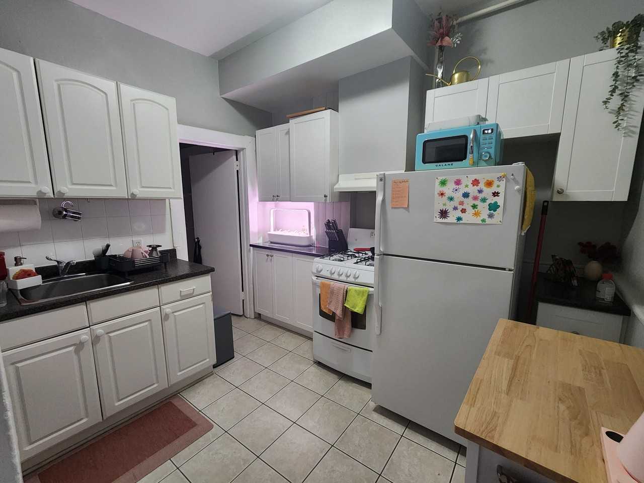 379 Bronson Avenue - Photo 7 of 10
