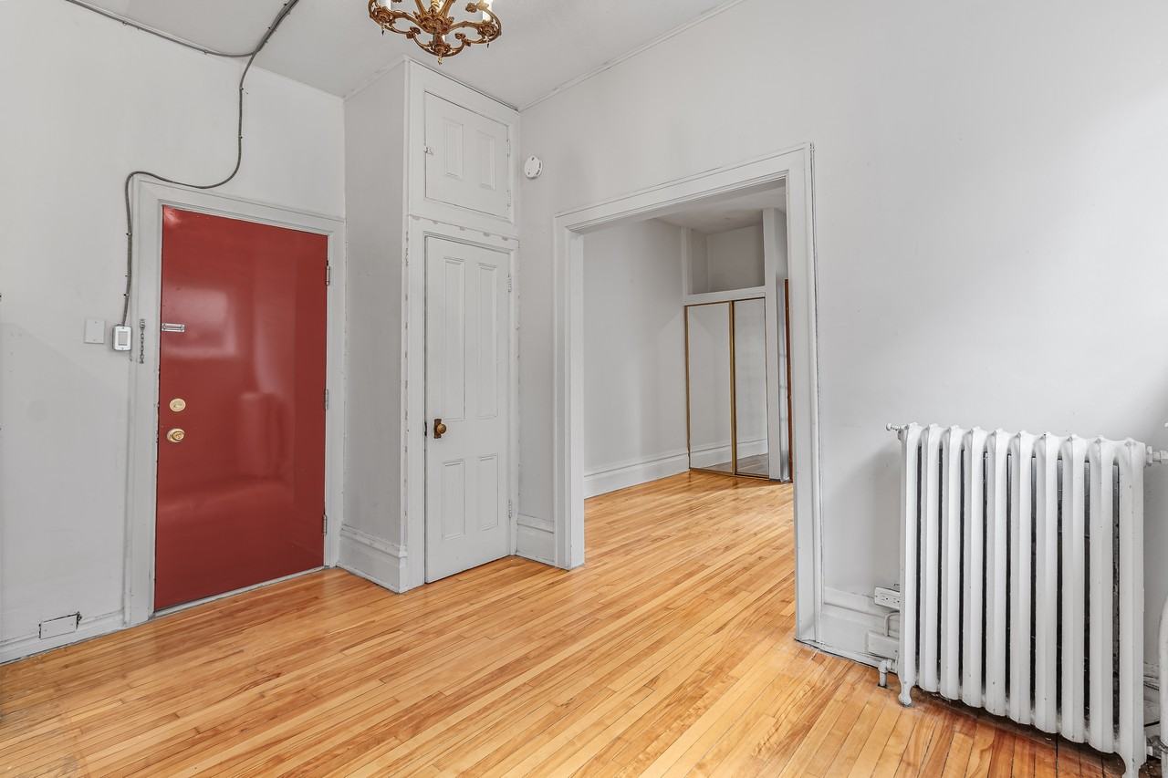 305 Waverley Street - Photo 2 of 11
