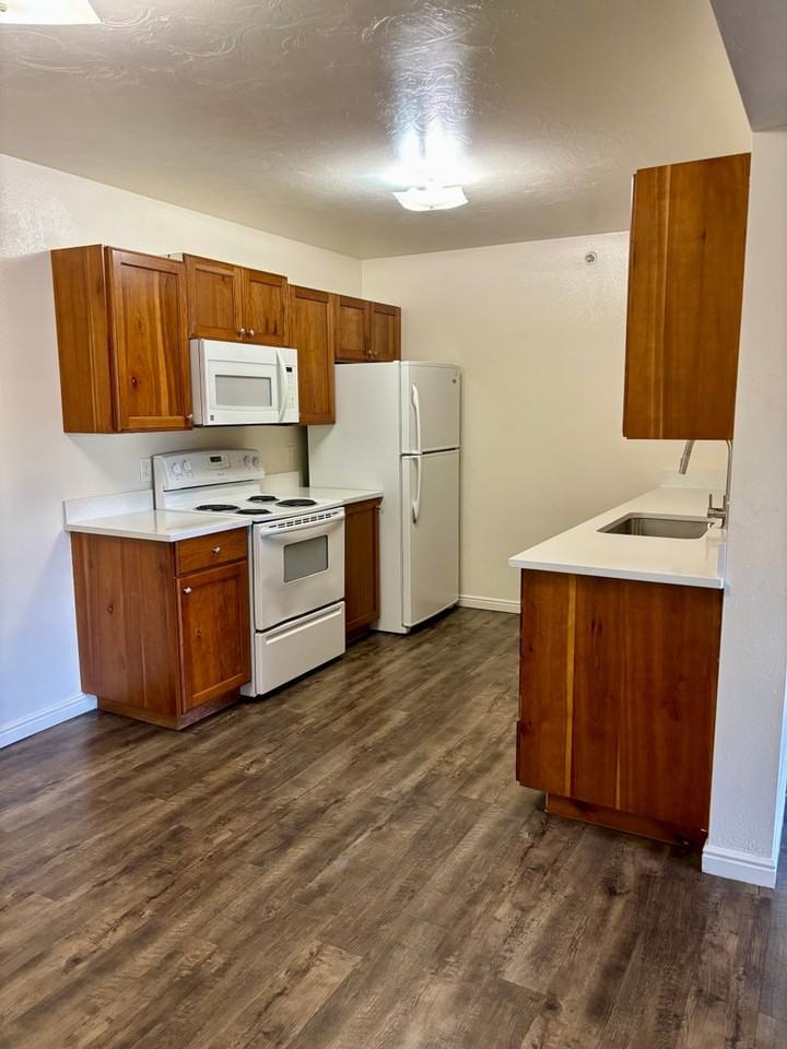 Legacy Village Apartments - Photo 4 of 33