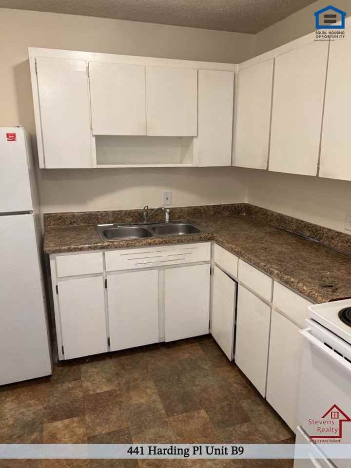 441 Harding Pl #B9 - Photo 2 of 9