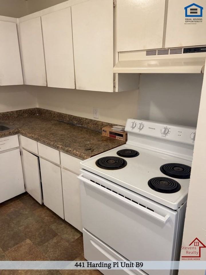 441 Harding Pl #B9 - Photo 3 of 9