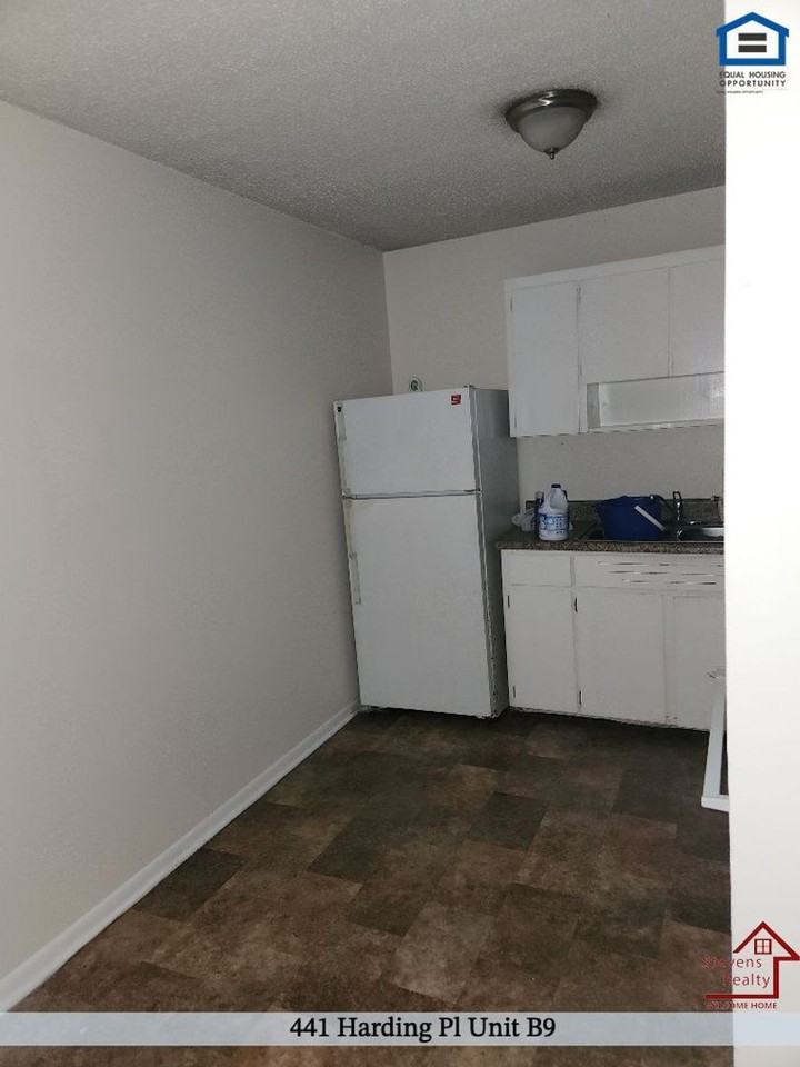441 Harding Pl #B9 - Photo 6 of 9