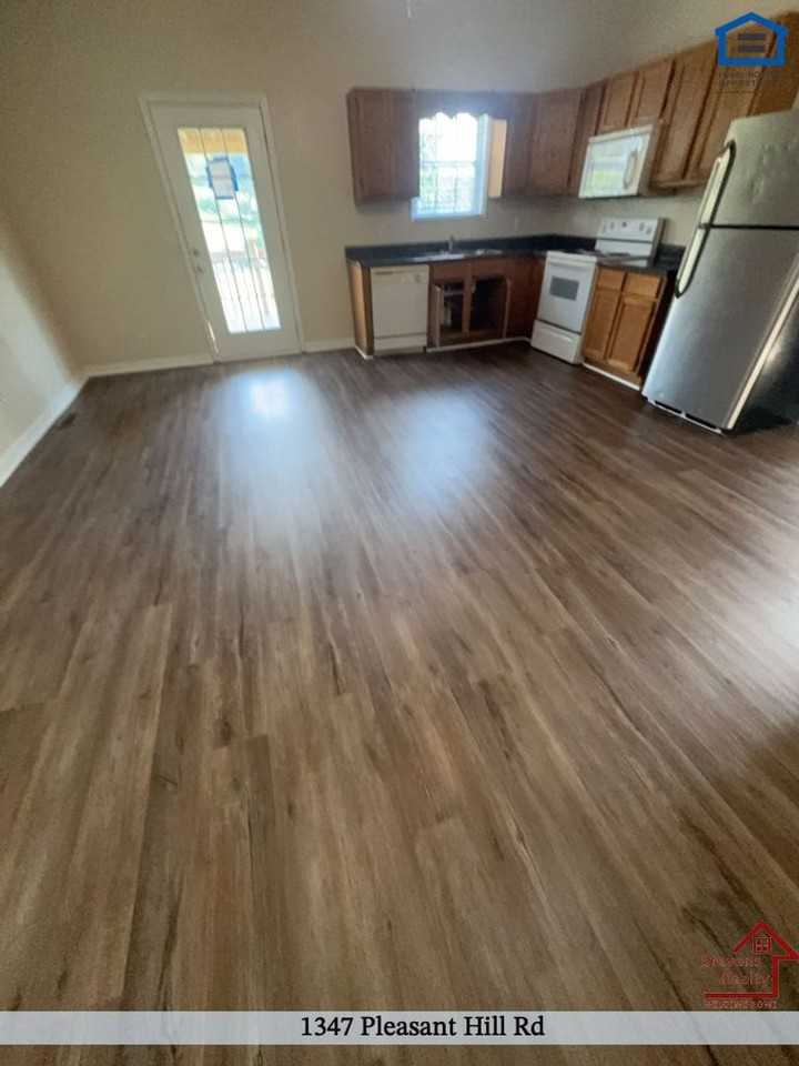 1347 Pleasant Hill Rd - Photo 2 of 10