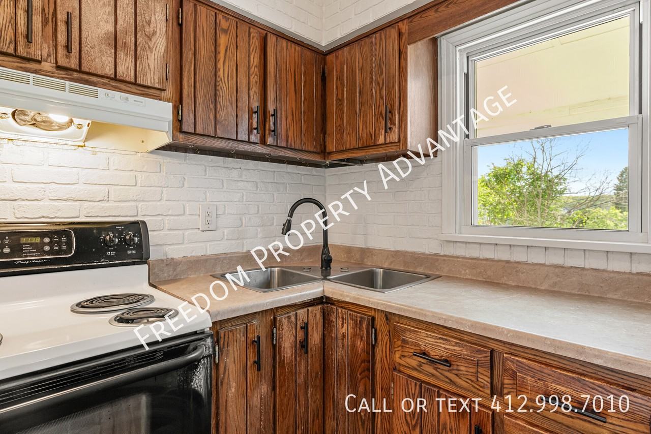 6612 Overlook St - Photo 4 of 33