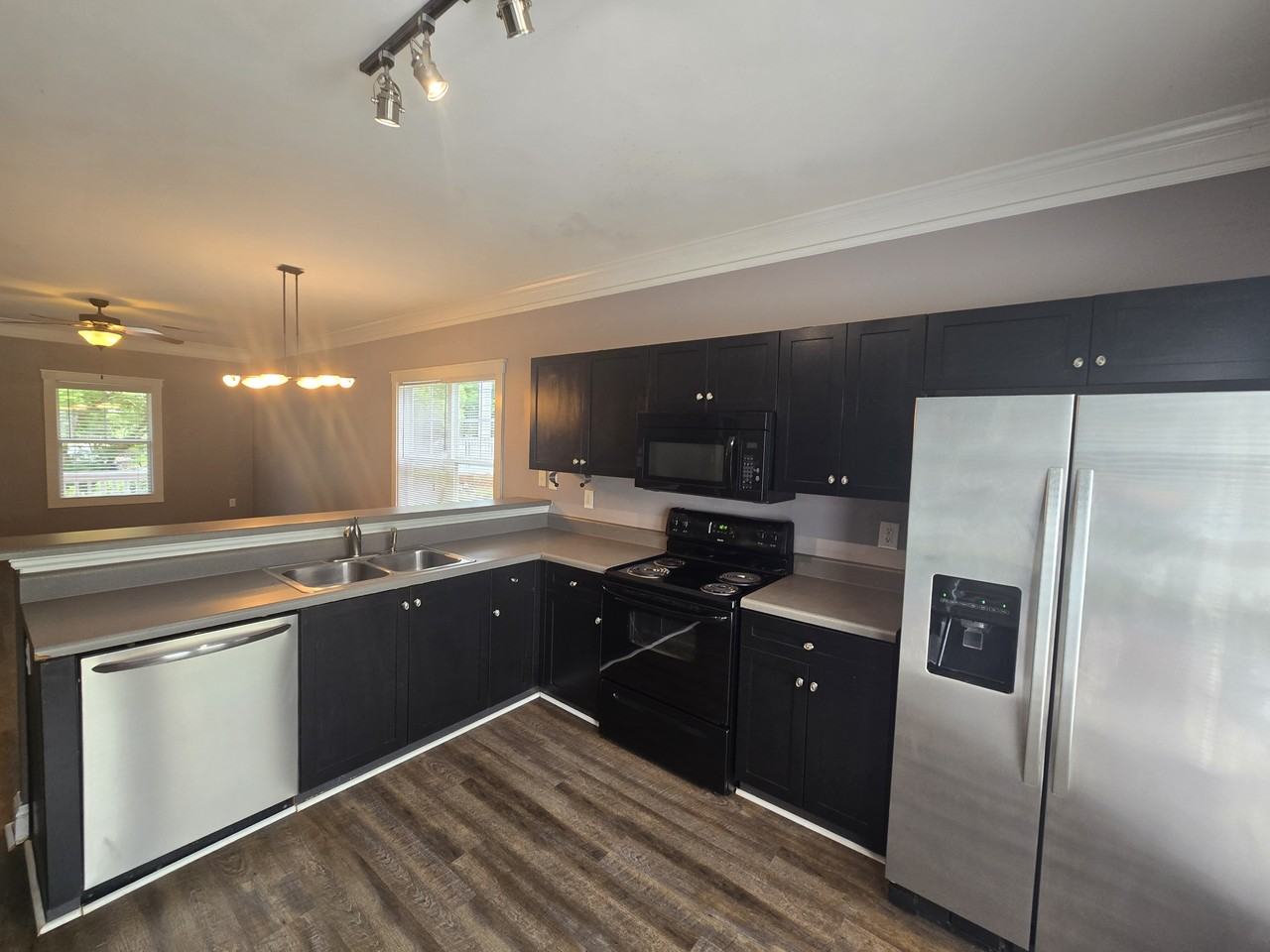2090 Lakeside Dr #1 - Photo 6 of 18
