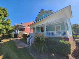 featured image of 2080 Lakeside Dr #1