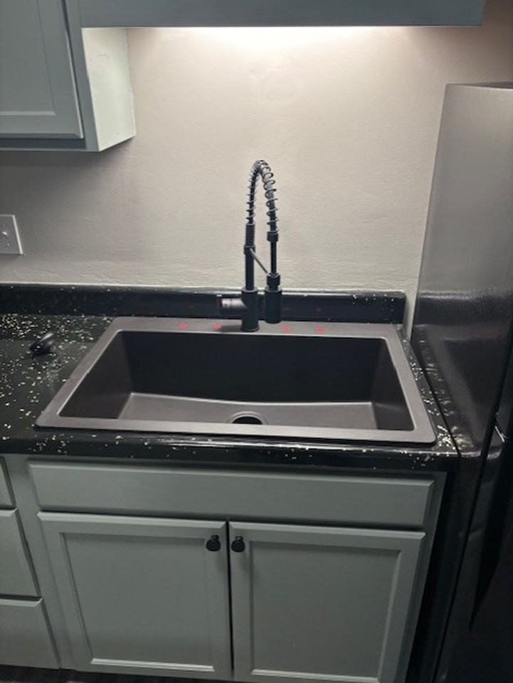 Camden Pointe Apartments - Photo 3 of 10