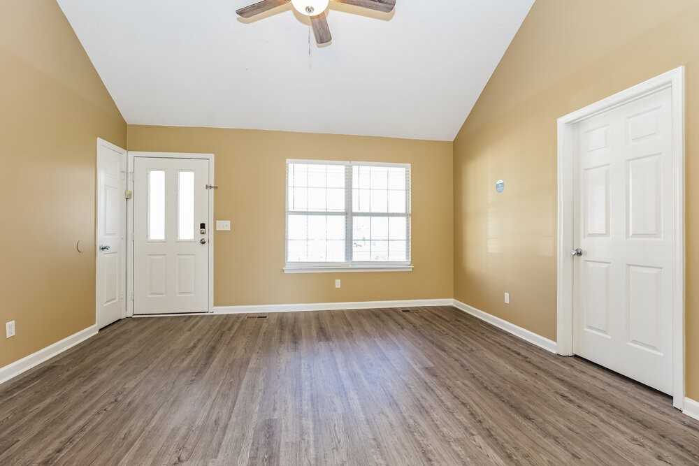 1011 Norwood Ct - Photo 3 of 16