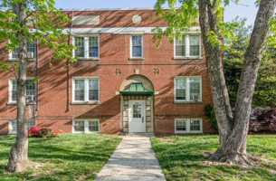 featured image of 400 E Glendale Ave