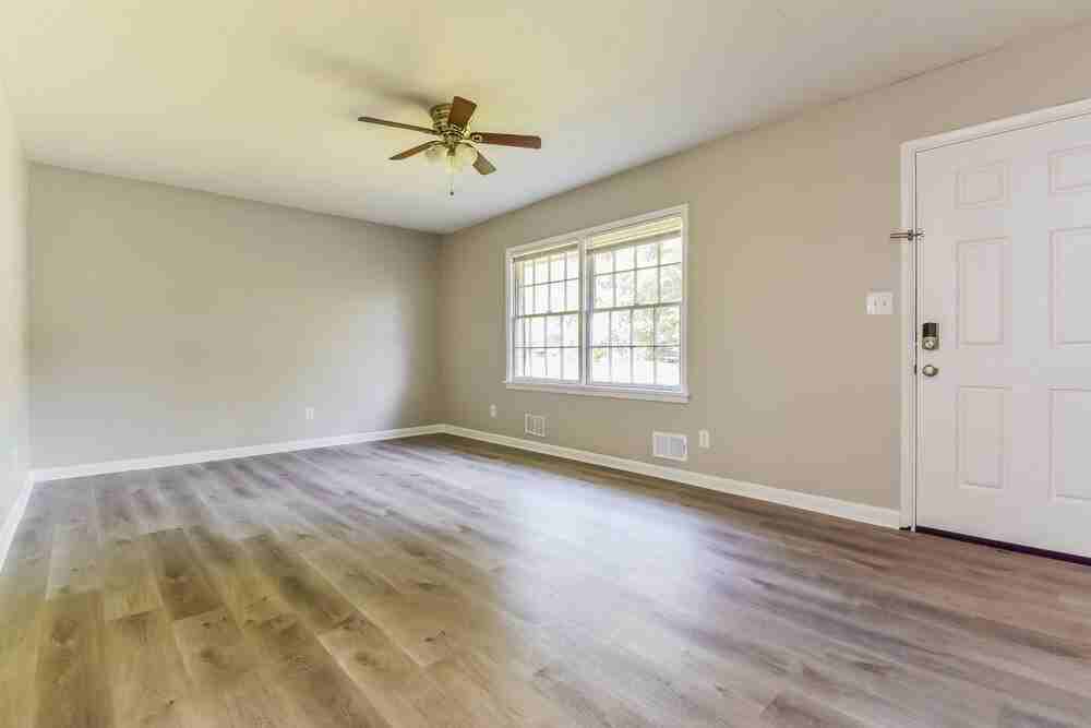 6681 Green Meadows Ln - Photo 4 of 17