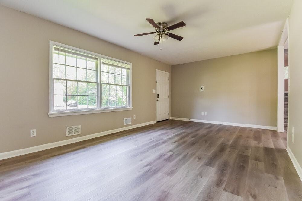 6681 Green Meadows Ln - Photo 5 of 17