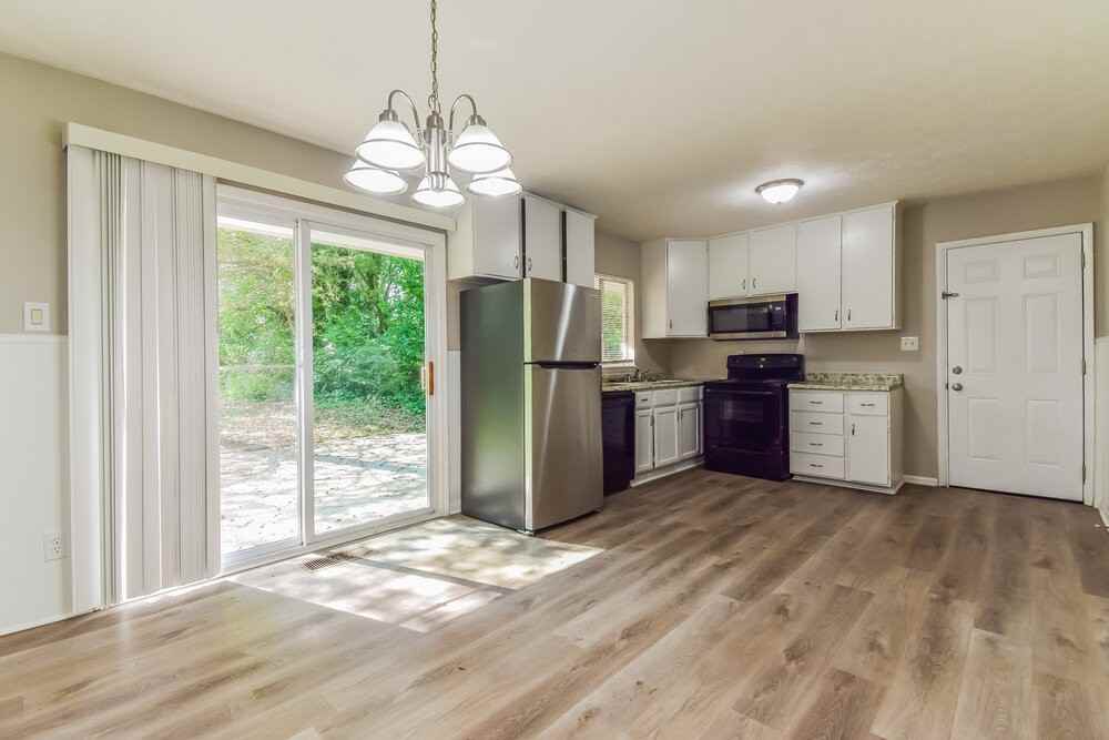 6681 Green Meadows Ln - Photo 6 of 17