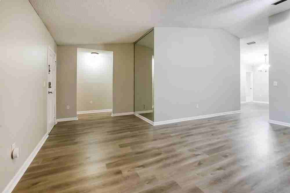1739 Sw 138th Ave - Photo 3 of 19
