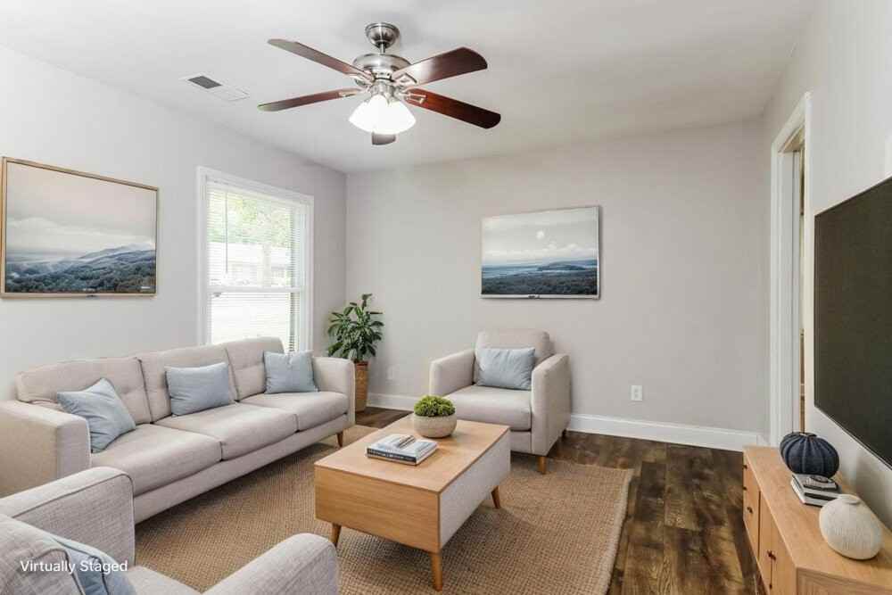 323 Huntsmoor Dr - Photo 5 of 19