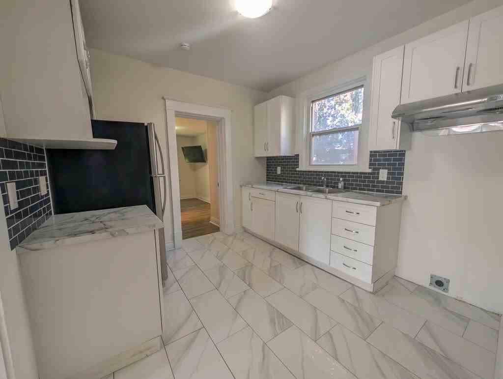 5949 Delaware St - Photo 5 of 24