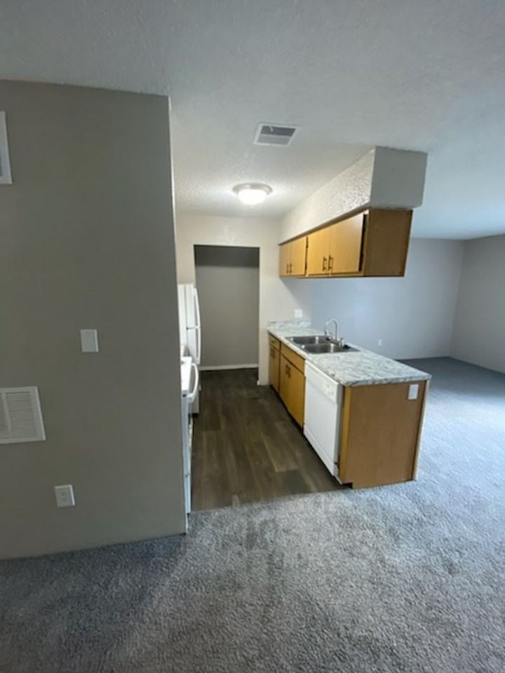 2701 S. Emporia St. - Photo 4 of 50