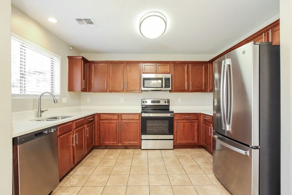 10206 W Whyman Ave - Photo 6 of 17