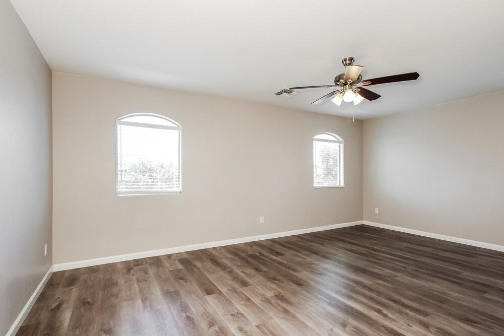 10206 W Whyman Ave - Photo 7 of 17