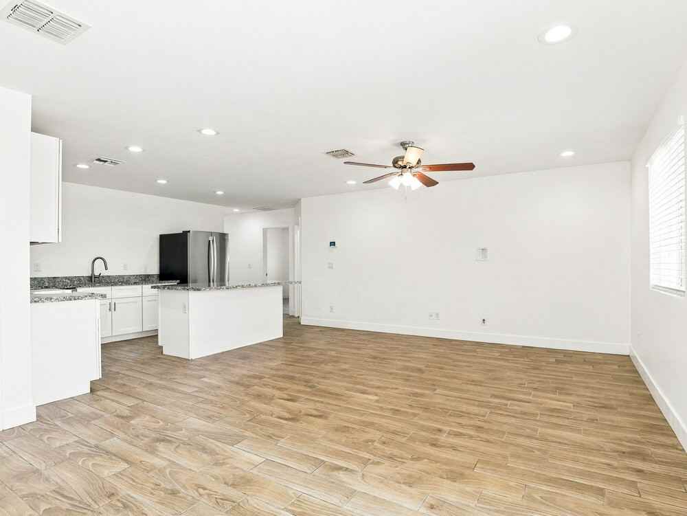5919 S 12th Ln - Photo 4 of 16