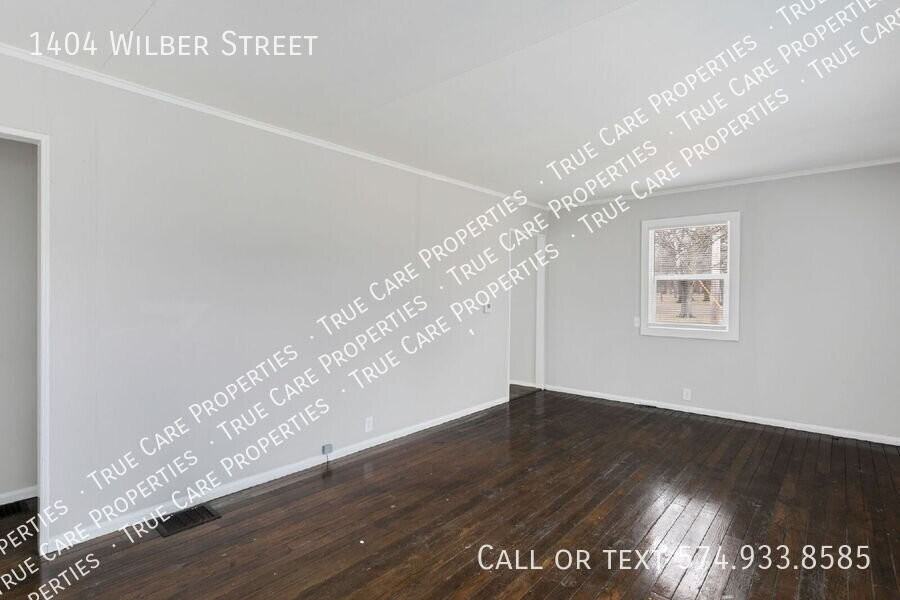 1404 Wilber St - Photo 4 of 19