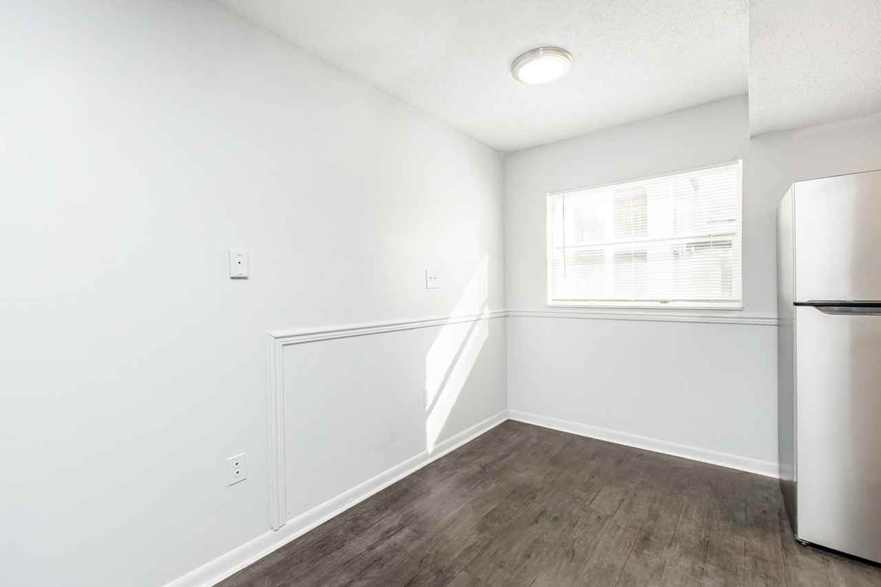 The Madeira Apartments - Photo 6 of 23