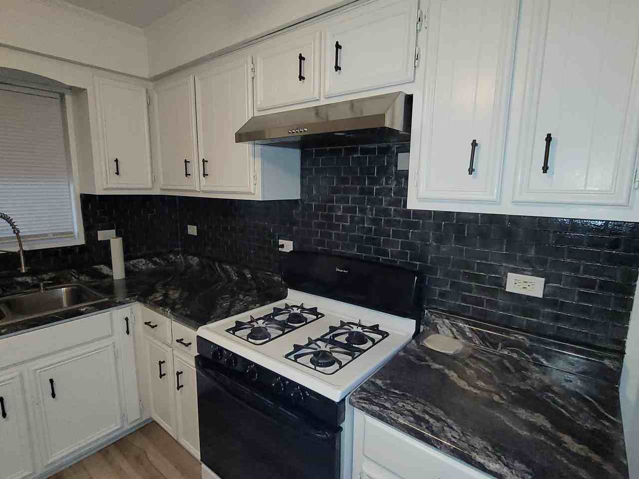 234 Tampa St - Photo 4 of 12