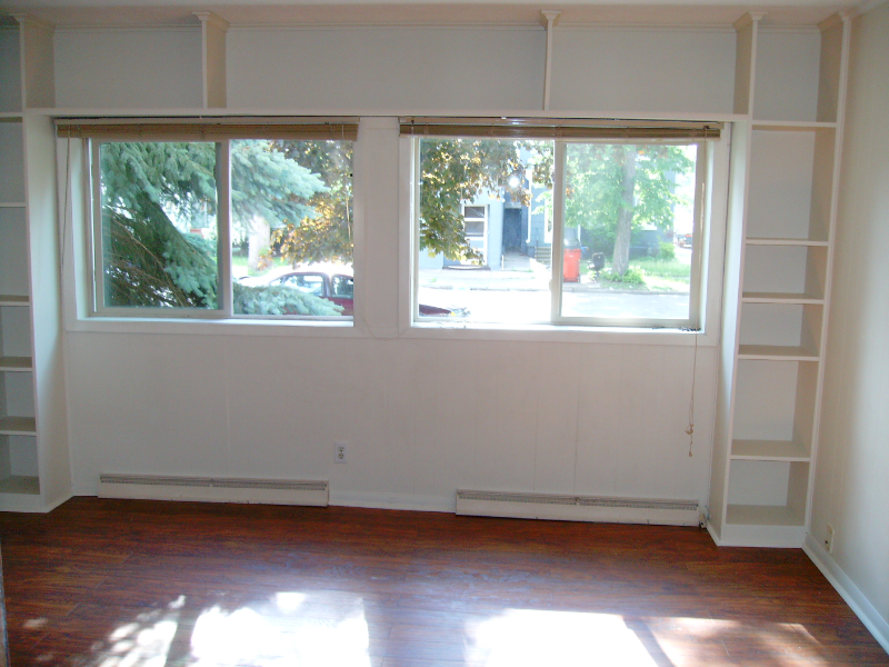 415 Center St - Photo 7 of 10