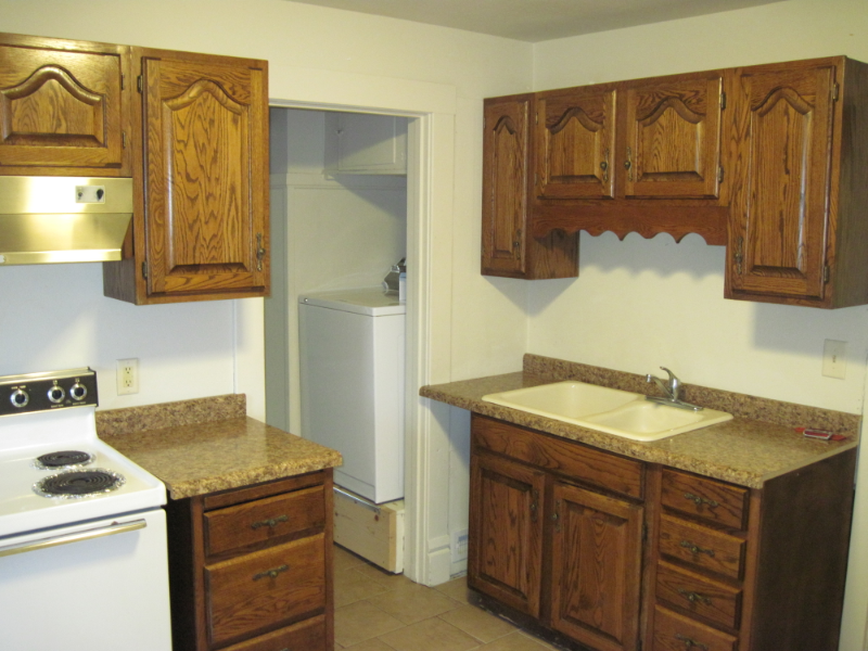 266 1/2 W Sanborn St #1 - Photo 5 of 12