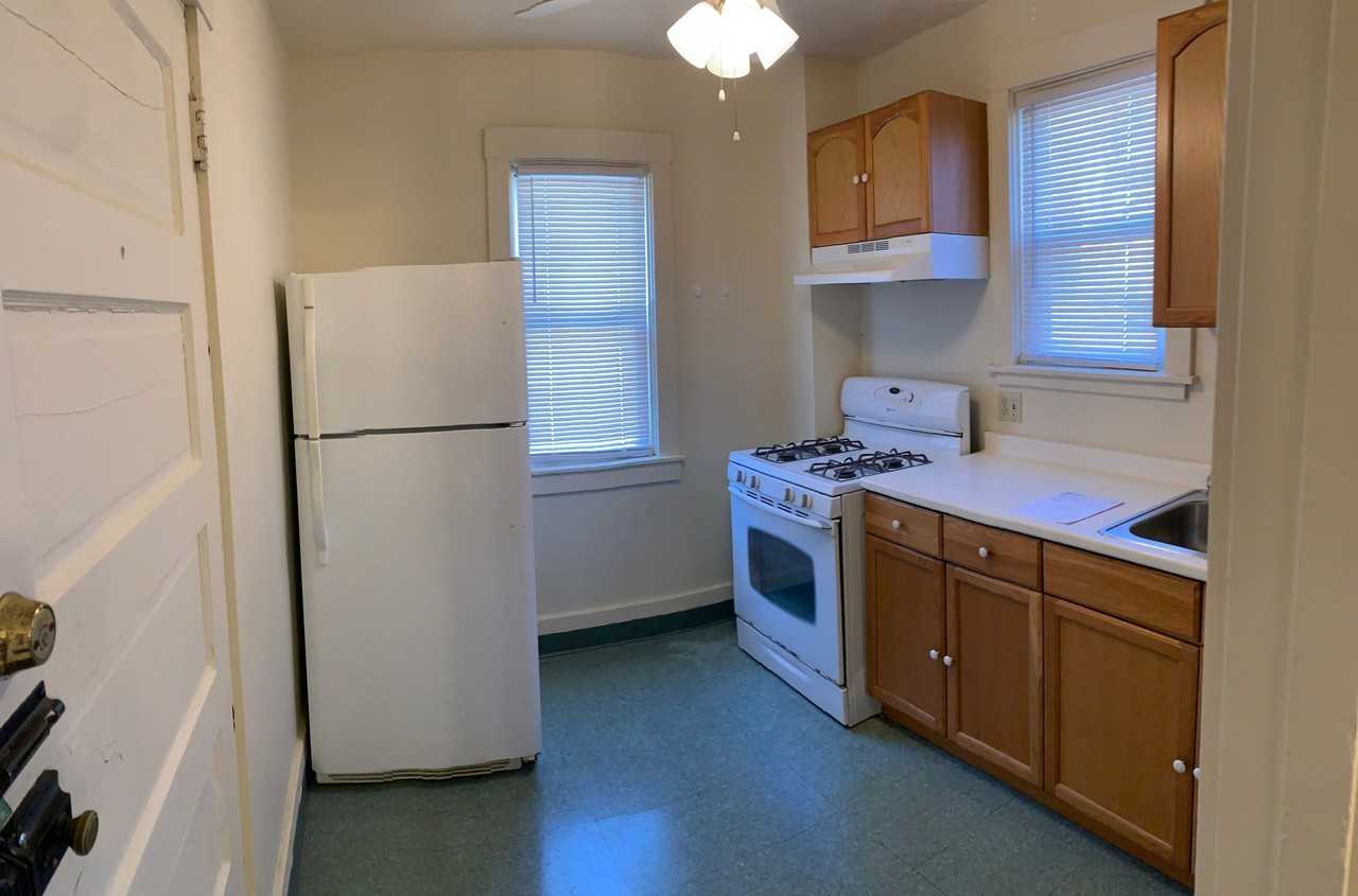2916 Clermont Ave - Photo 3 of 10