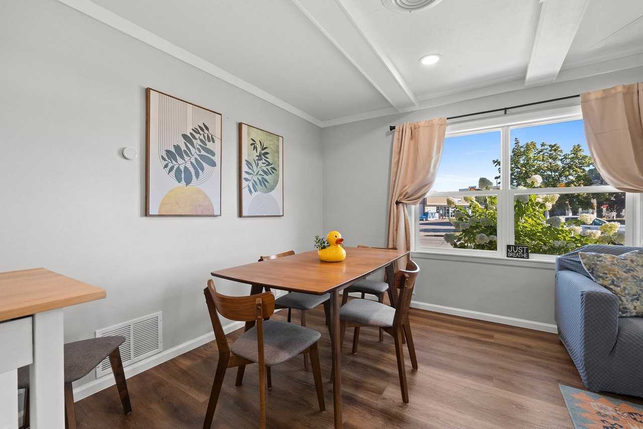 621 Cook St - Photo 6 of 32