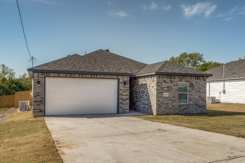 3101 Spencer St - Photo 3 of 30