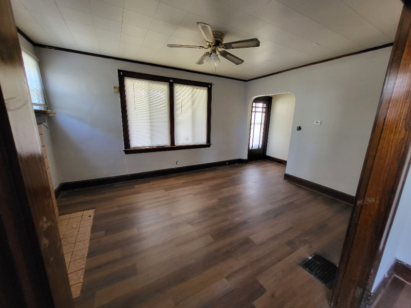 4937 Ralph Ave #1 - Photo 4 of 7