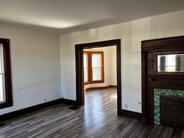 921 Avondale Ave - Photo 4 of 8