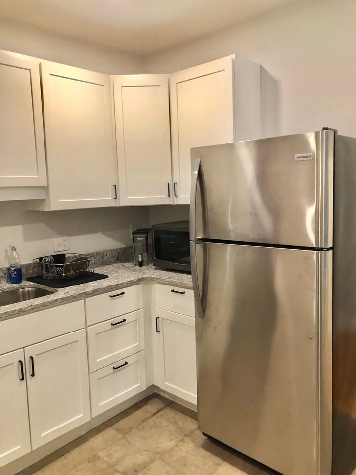 1932 Hyde Park Ave #3 - Photo 3 of 12
