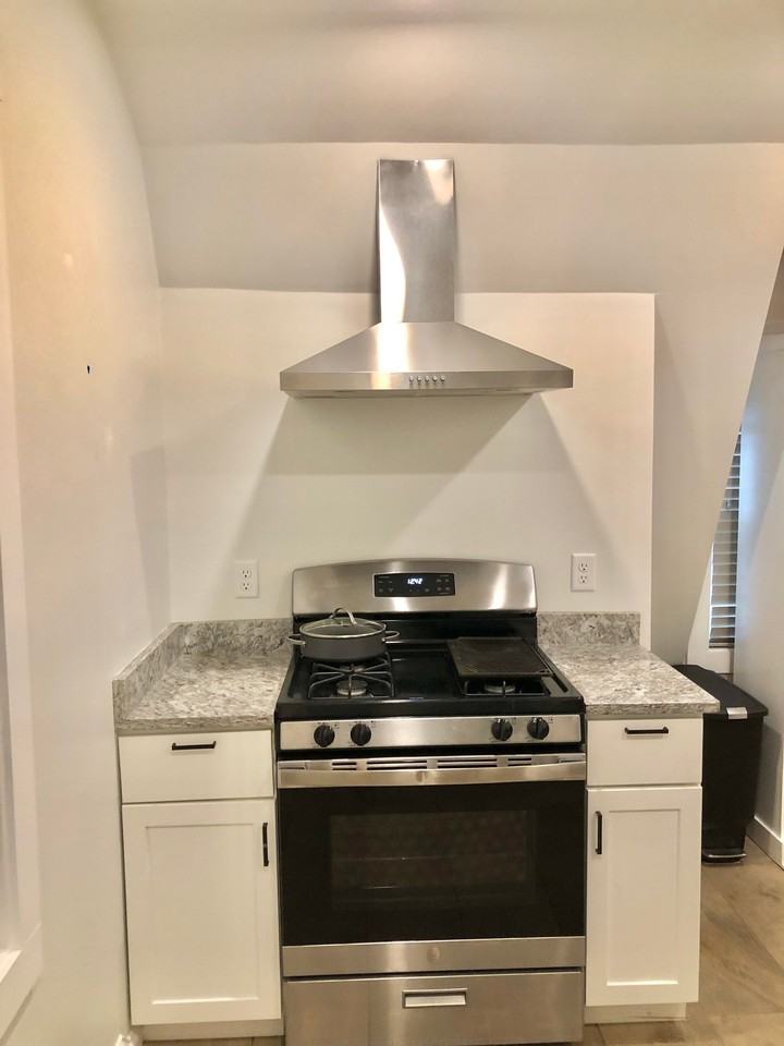1932 Hyde Park Ave #3 - Photo 5 of 12