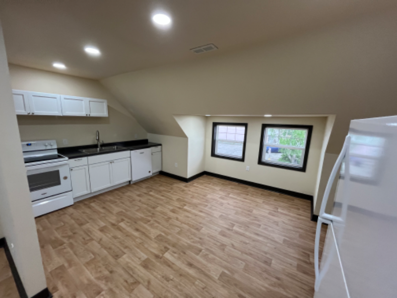 917 N Vermilion St #C - Photo 3 of 9