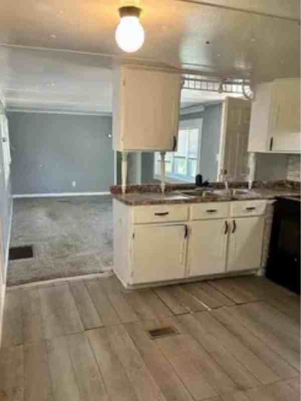000 Stevenson Dr - Photo 3 of 7